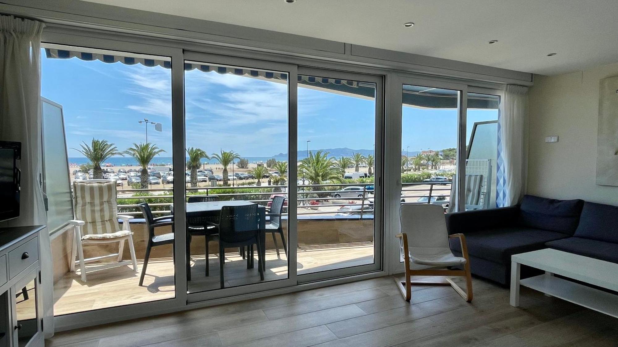 Catalonia 1-9 Apartment Лестартит Екстериор снимка